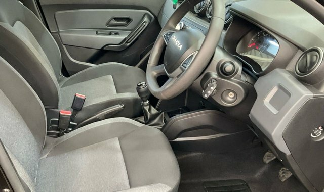 Dacia Duster 2023 1.0 Tce Essential Suv Euro Black #3