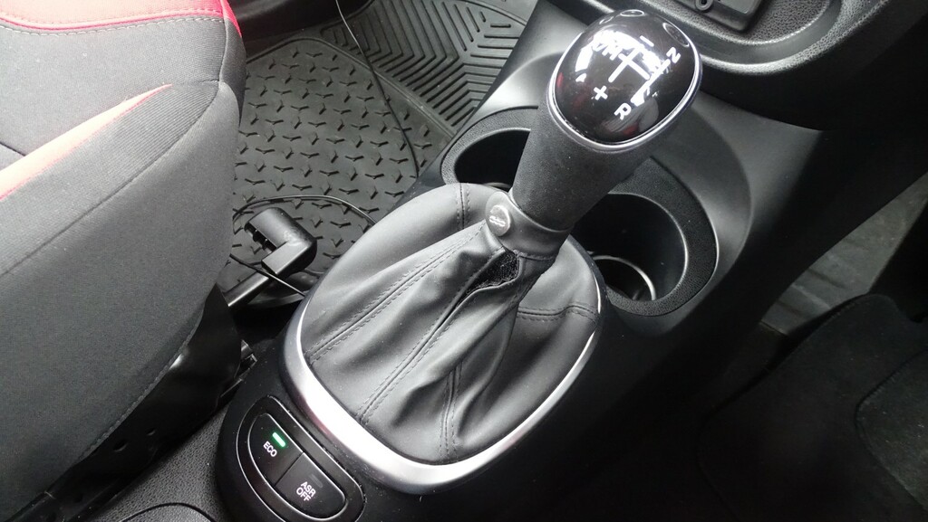 Fiat 500L White #32