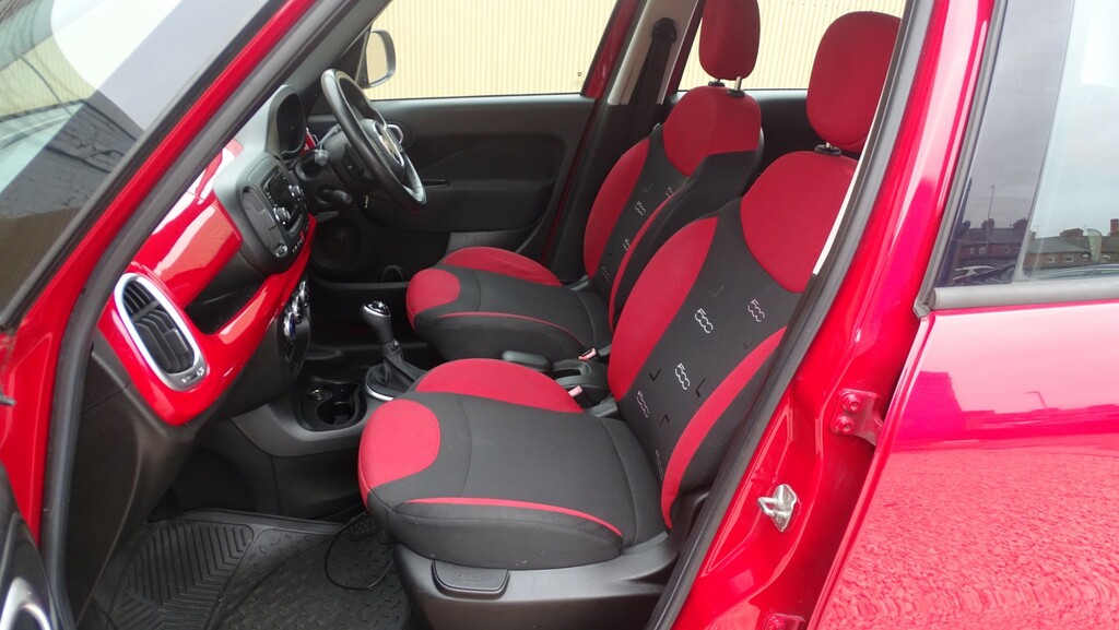 Fiat 500L White #26