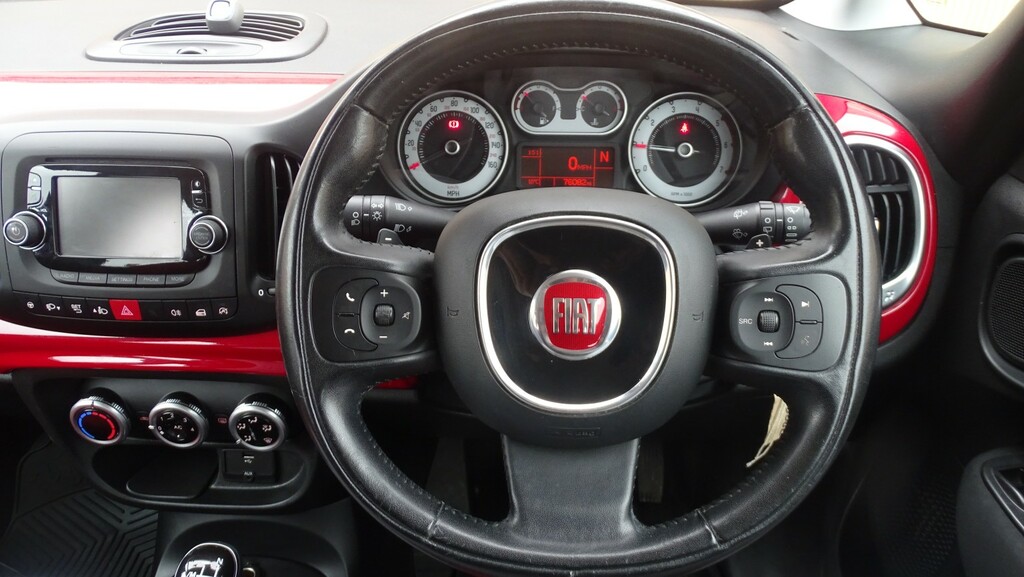 Fiat 500L White #30
