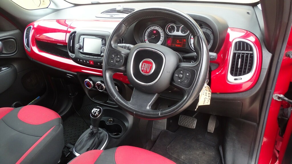 Fiat 500L White #17