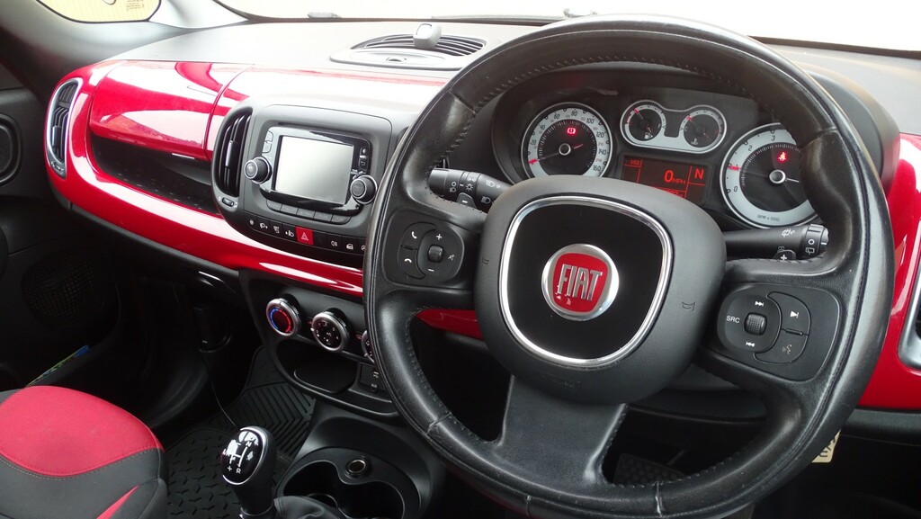 Fiat 500L White #36