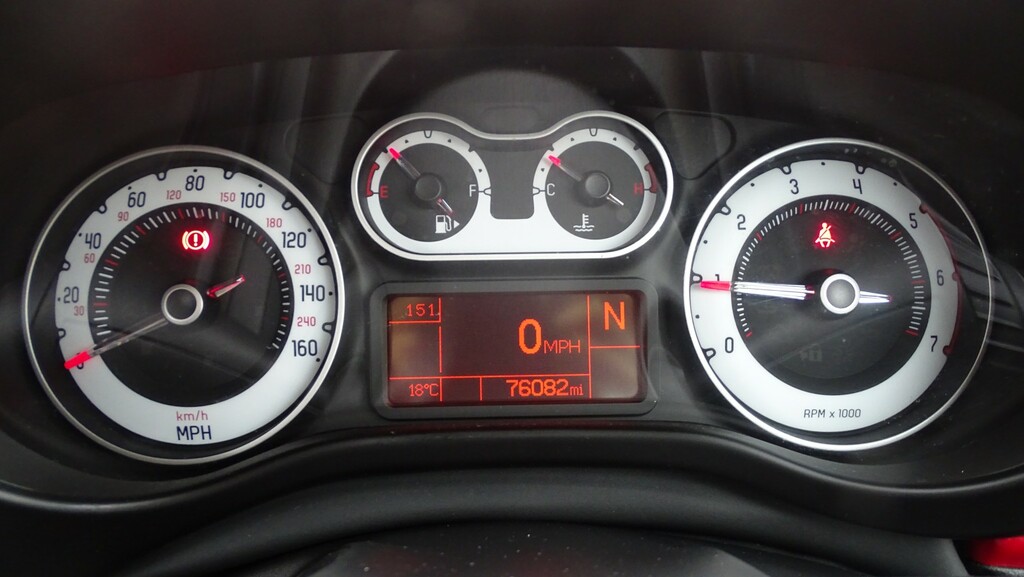 Fiat 500L White #37