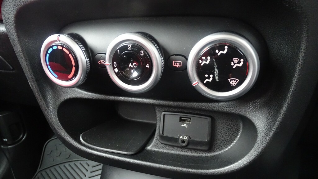 Fiat 500L White #34