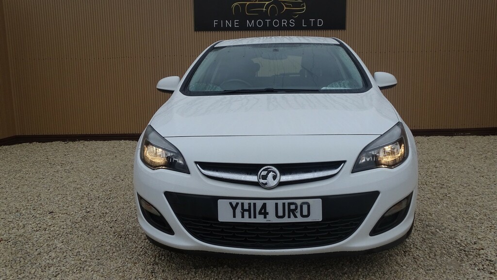Vauxhall Astra 1.4 16V Excite White #4