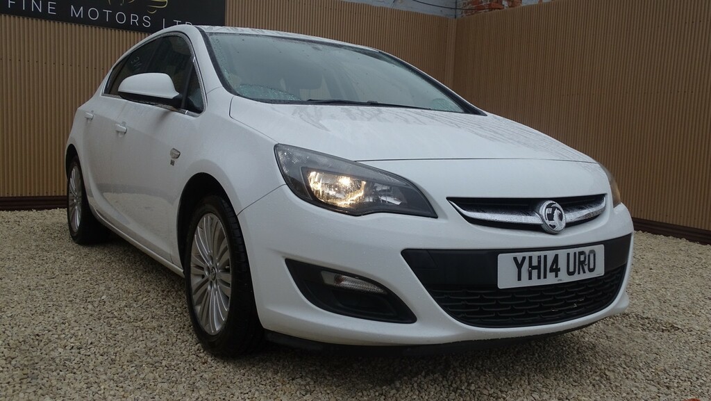 Vauxhall Astra 1.4 16V Excite White #3