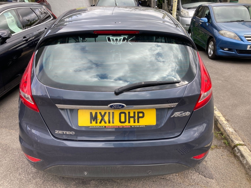 Ford Fiesta Studio Red #5