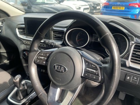 Kia Ceed 1.0T Gdi Isg 2 White #9