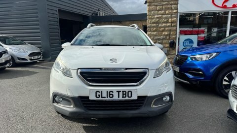 Peugeot 2008 2016 16 Pure White #2