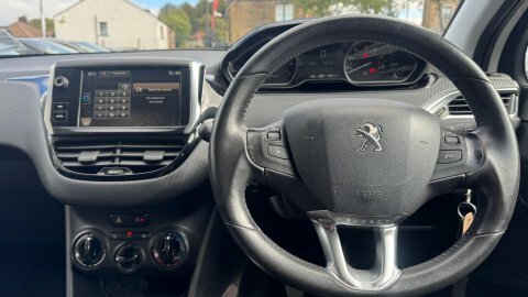 Peugeot 2008 2016 16 Pure White #6