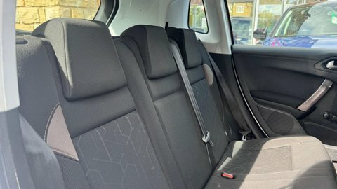 Peugeot 2008 1.2 Puretech Active Black #8