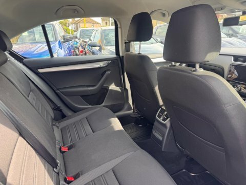 Skoda Octavia 1.0 Tsi Se Black #10