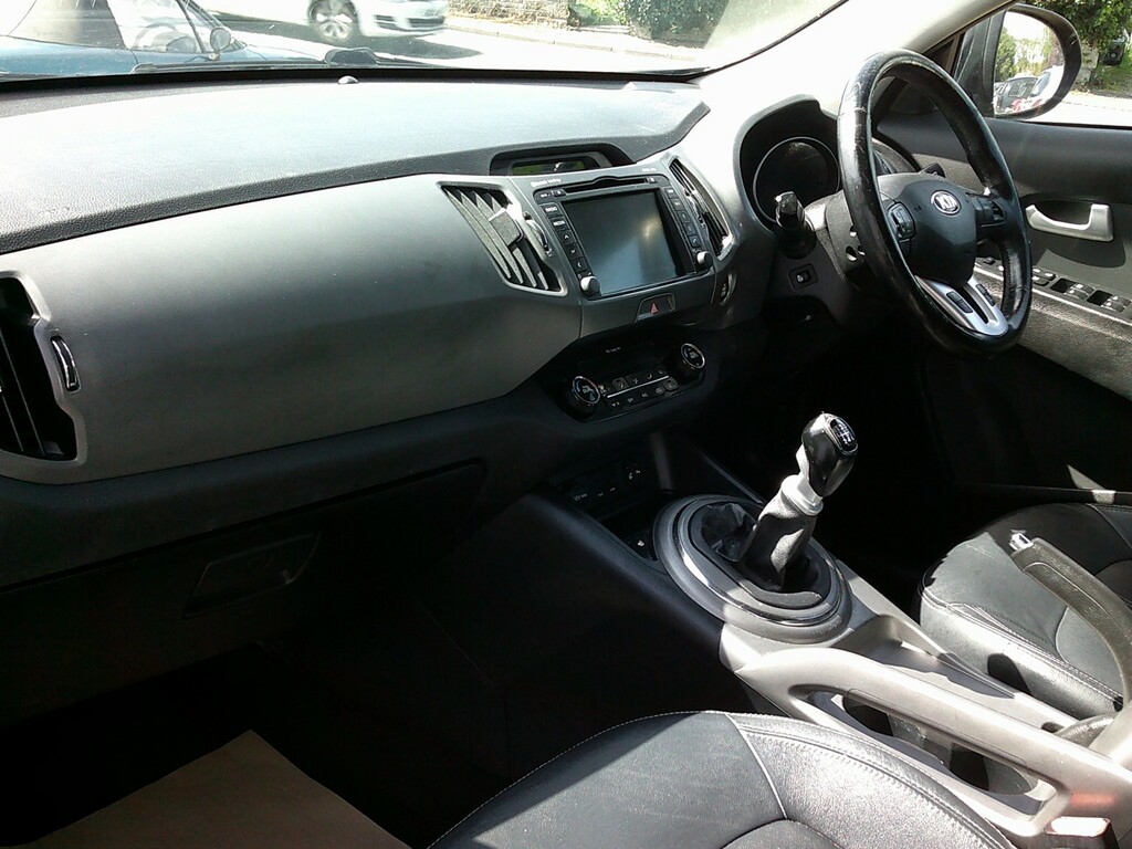 Kia Sportage  Black #8