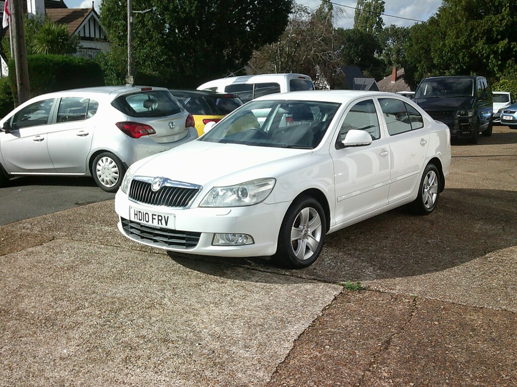 Skoda Octavia 1.8 Tsi Elegance White #5