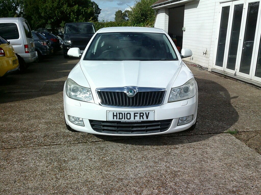 Skoda Octavia 1.8 Tsi Elegance White #6