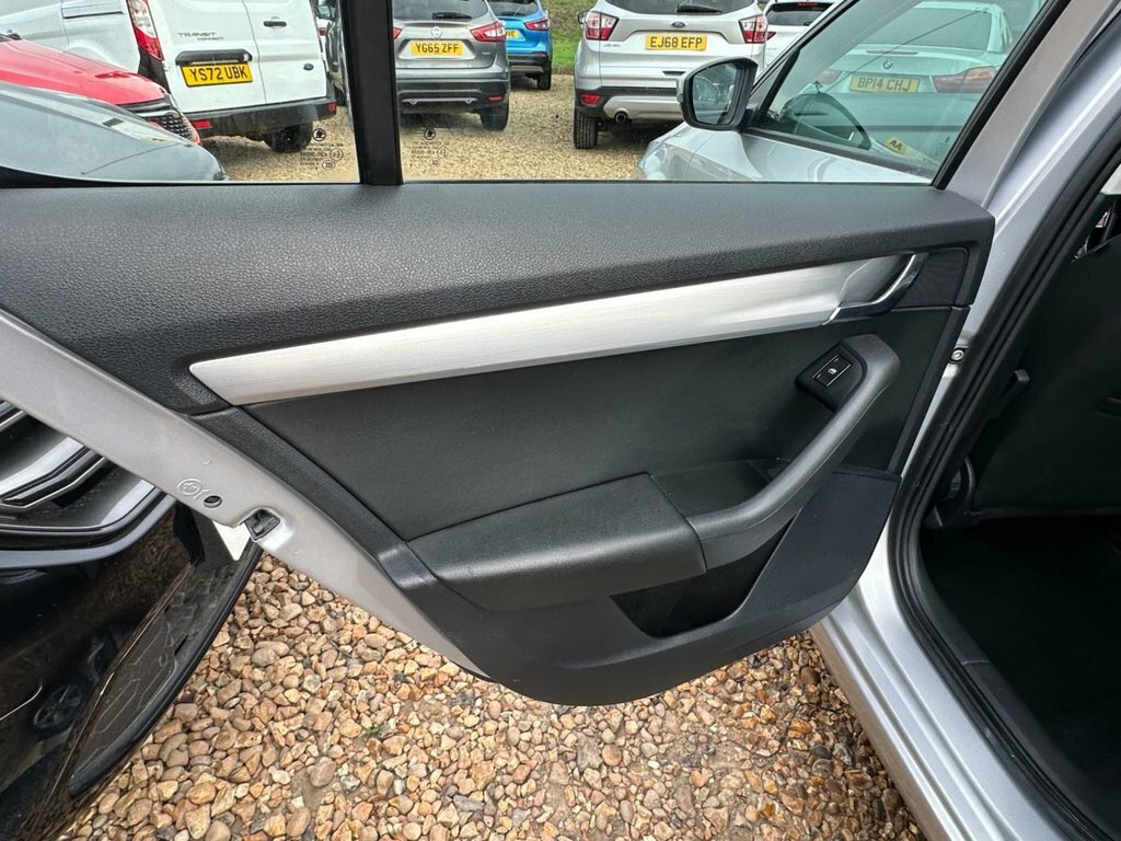 Skoda Octavia 1.6 Tdi Se Technology Blue #54