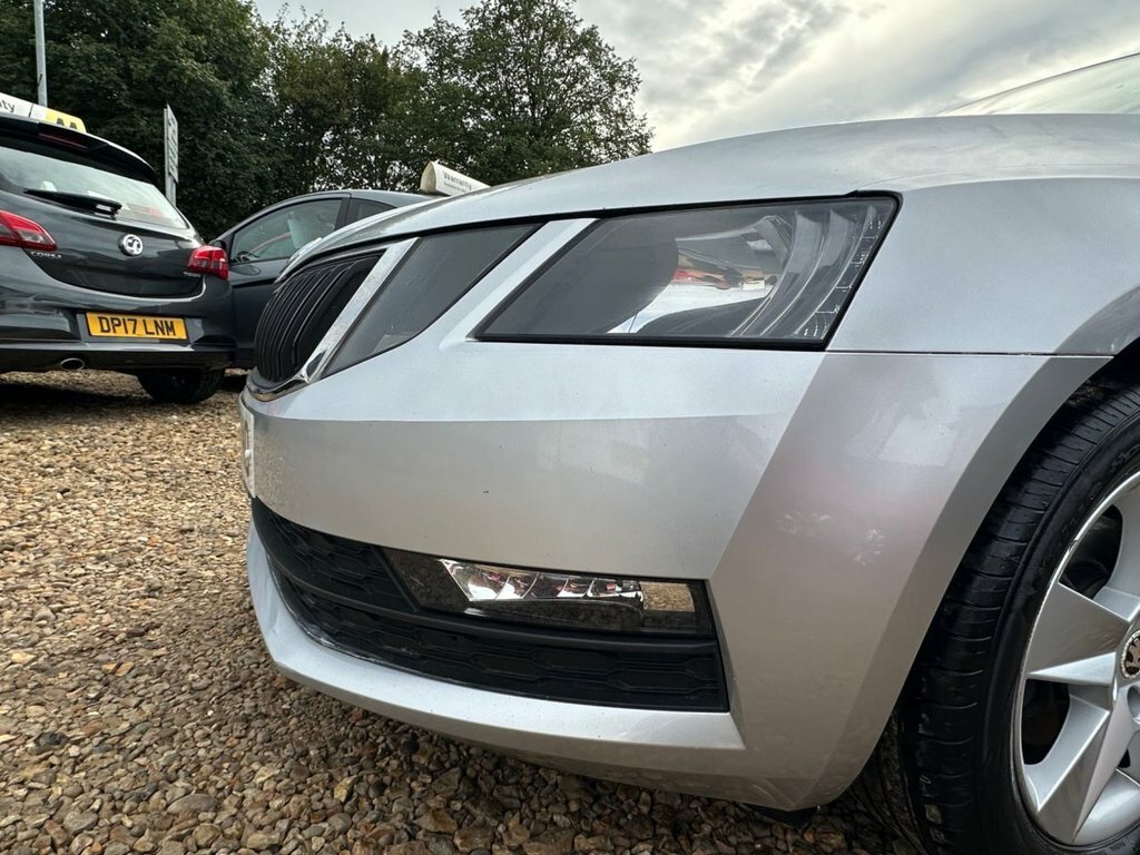 Skoda Octavia 1.6 Tdi Se Technology Blue #25
