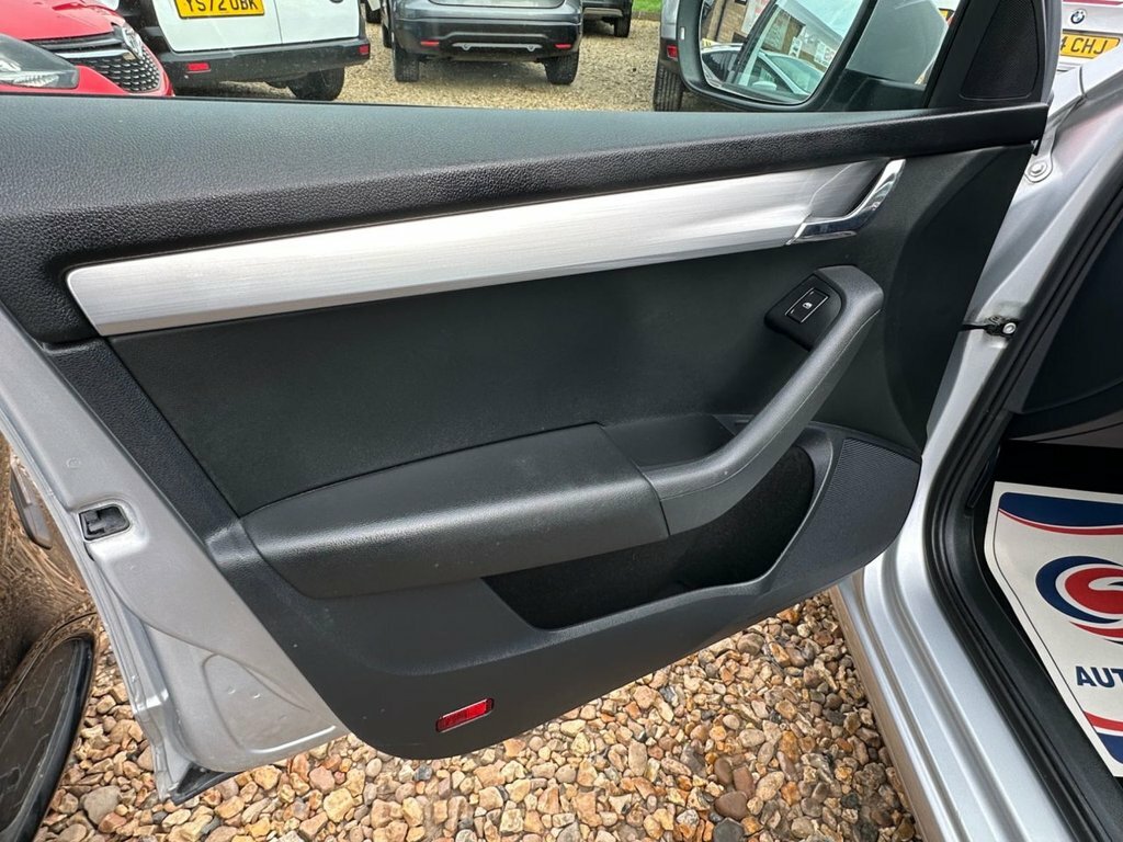 Skoda Octavia 1.6 Tdi Se Technology Blue #60