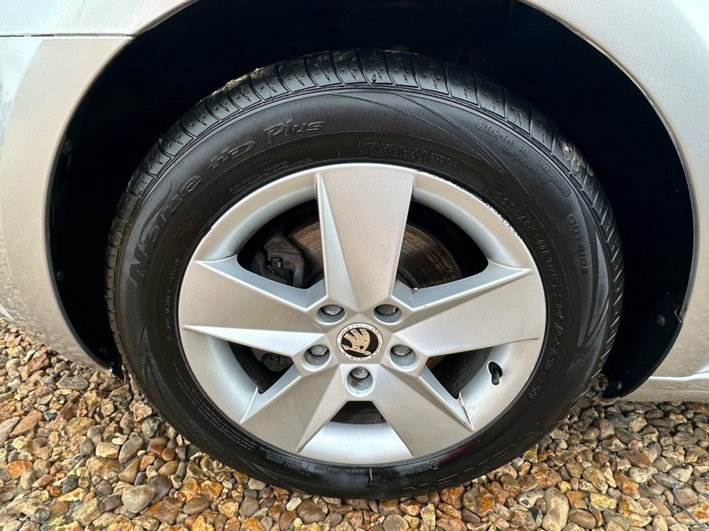 Skoda Octavia 1.6 Tdi Se Technology Blue #23