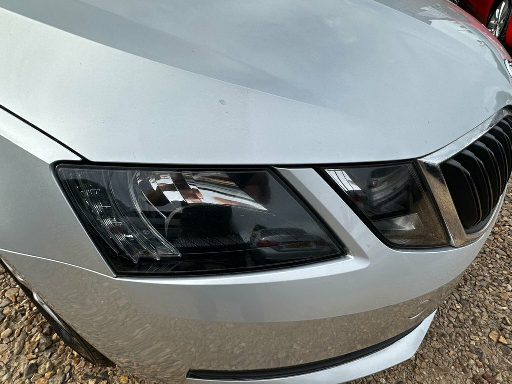Skoda Octavia 1.6 Tdi Se Technology Blue #20