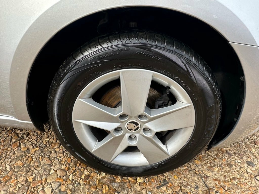 Skoda Octavia 1.6 Tdi Se Technology Blue #17