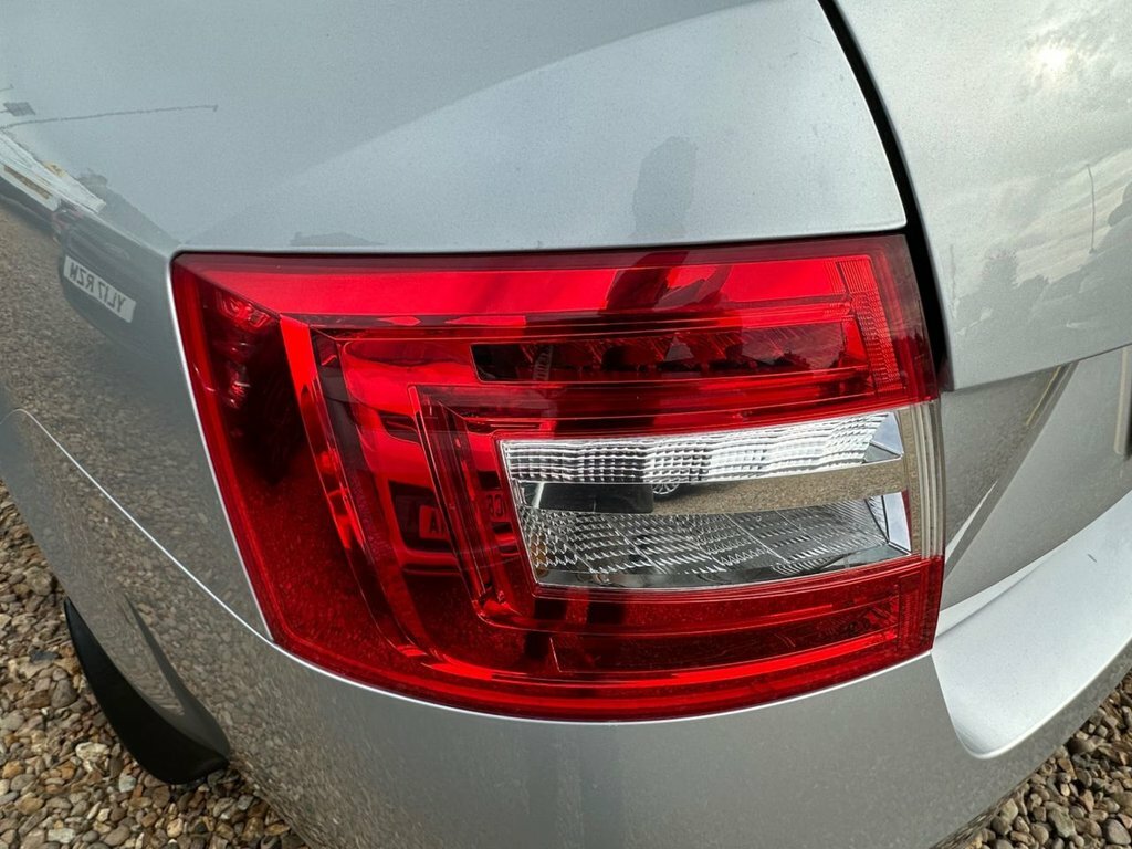Skoda Octavia 1.6 Tdi Se Technology Blue #13