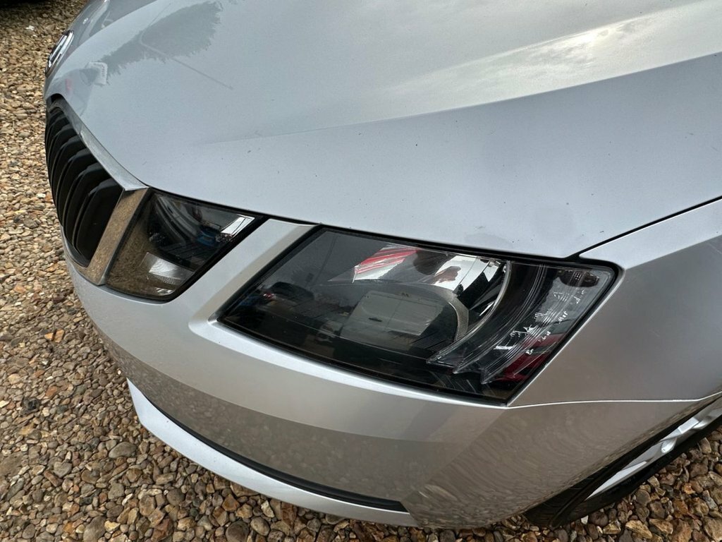Skoda Octavia 1.6 Tdi Se Technology Blue #22