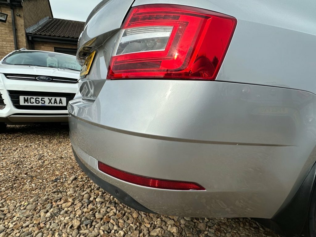 Skoda Octavia 1.6 Tdi Se Technology Blue #16