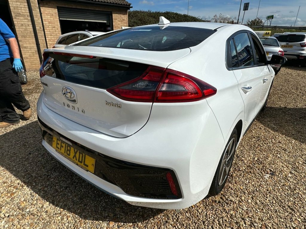 Hyundai Ioniq 1.6L Premium White #3