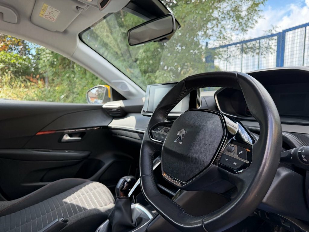 Peugeot 208 1.2L Active Premium Yellow #5