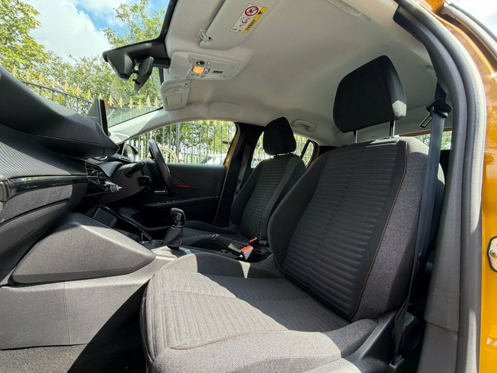 Peugeot 208 1.2L Active Premium Yellow #6
