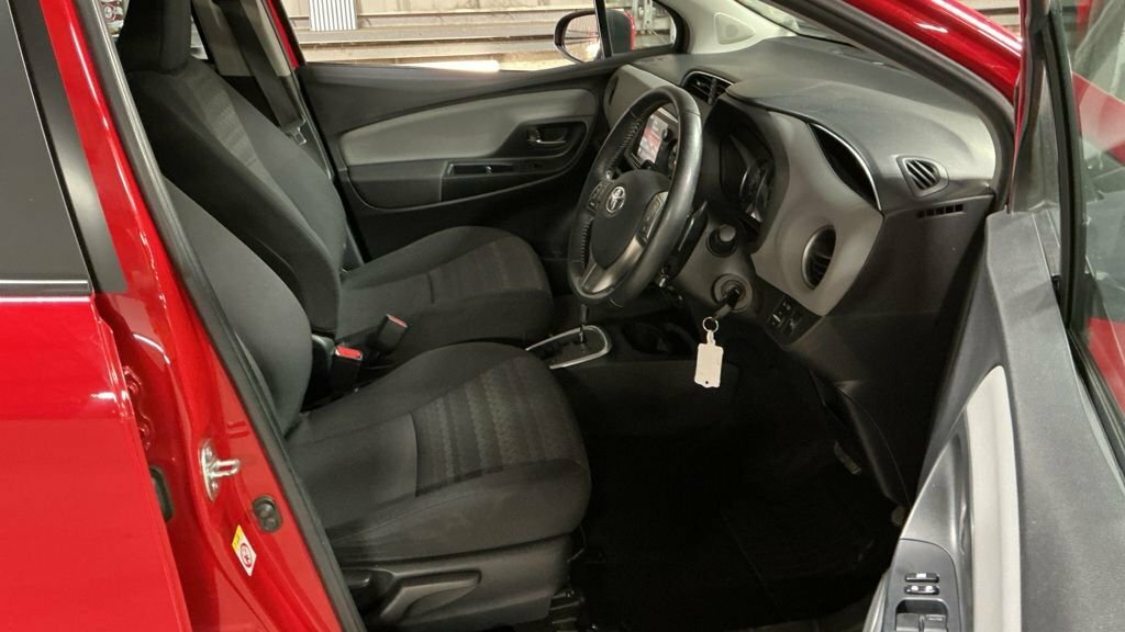 Toyota Yaris 1.3L Icon Red #2
