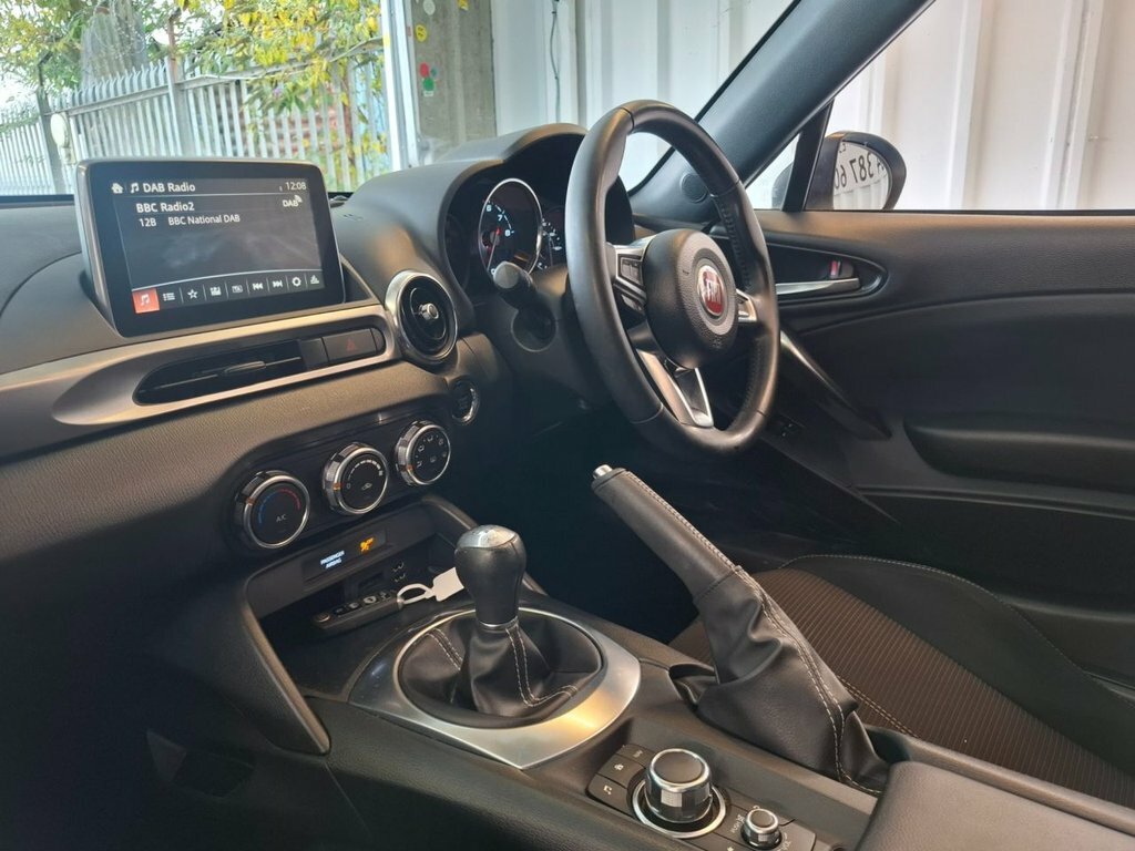Fiat 124 Spider 1.4L Classica White #2