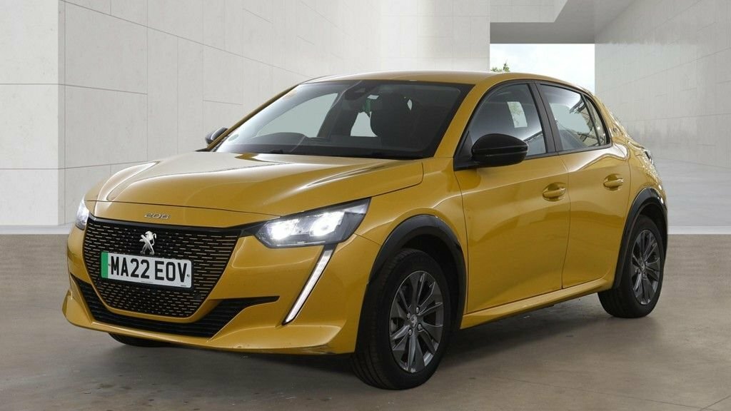 Peugeot e-208 Hatchback Yellow #3