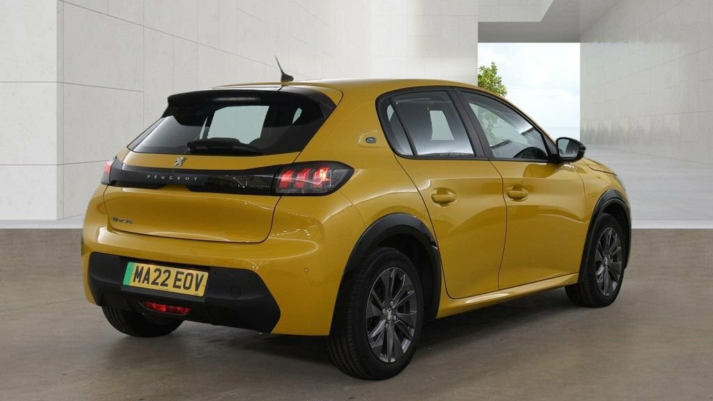 Peugeot e-208 Hatchback Yellow #5
