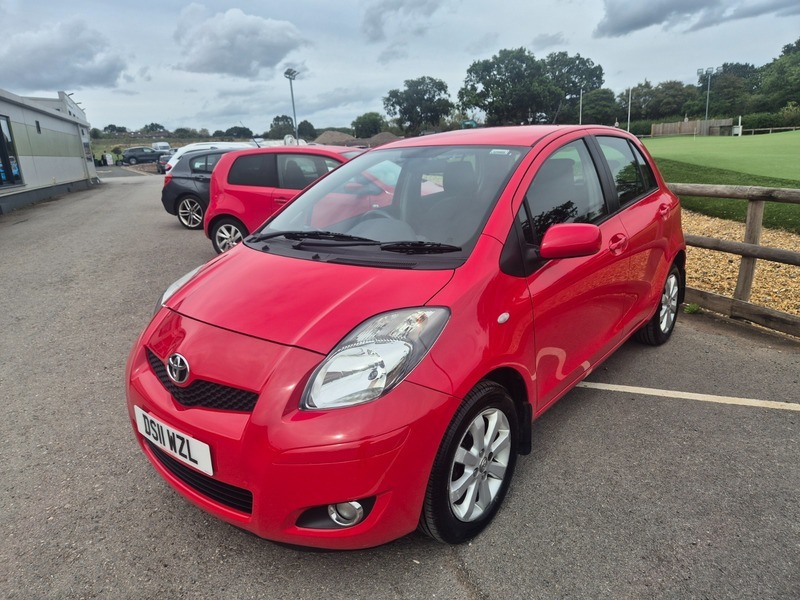 Toyota Yaris Hatchback Red #7