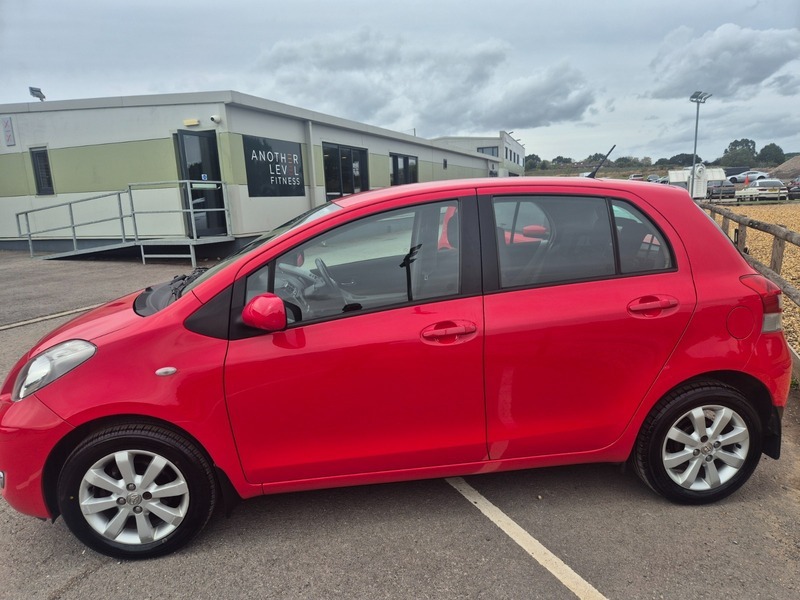 Toyota Yaris Hatchback Red #10