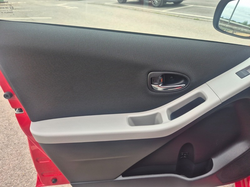 Toyota Yaris Hatchback Red #14