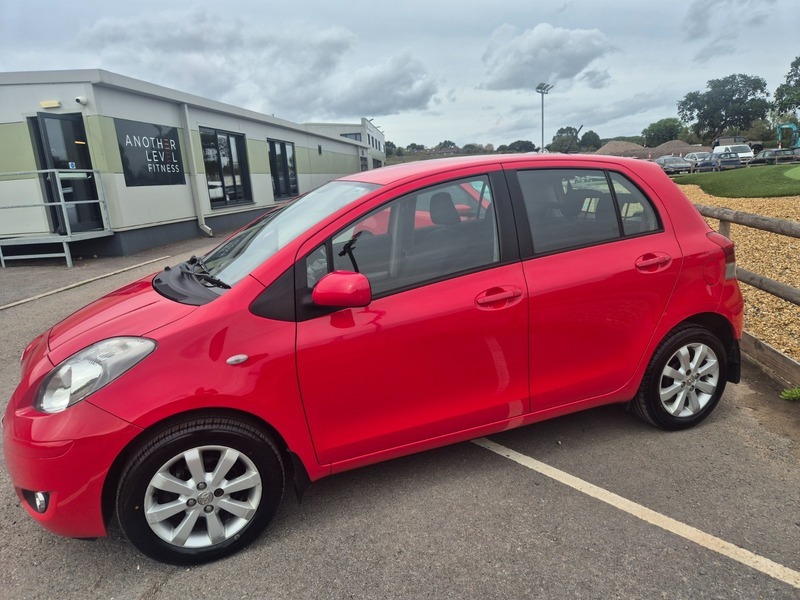 Toyota Yaris Hatchback Red #11