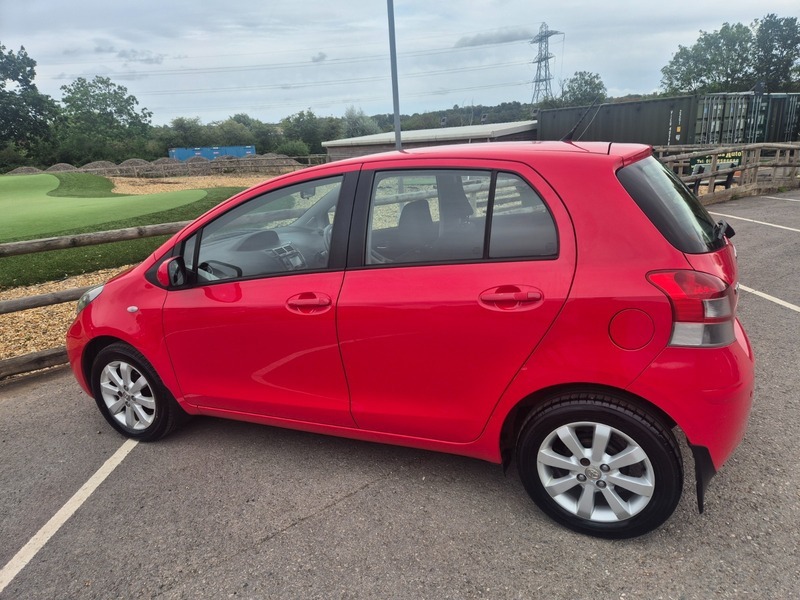 Toyota Yaris Hatchback Red #25