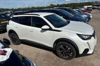 Peugeot 2008 1.2 Puretech Allure Premium Euro 6 Ss White #5