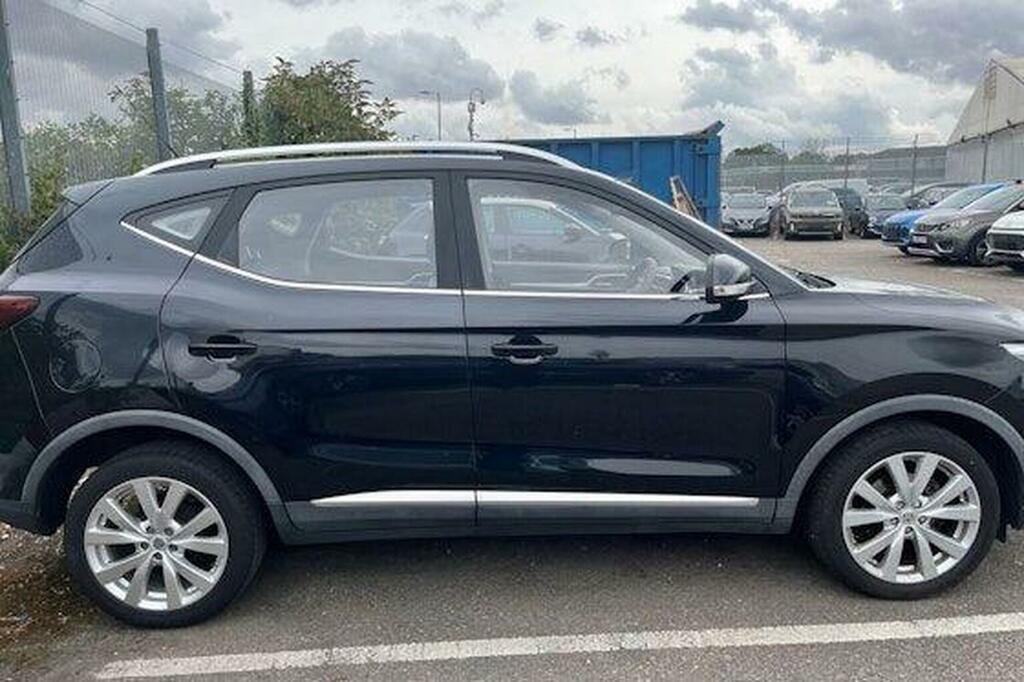 MG ZS 1.5 Vti-tech Exclusive Euro 6 Ss Red #4