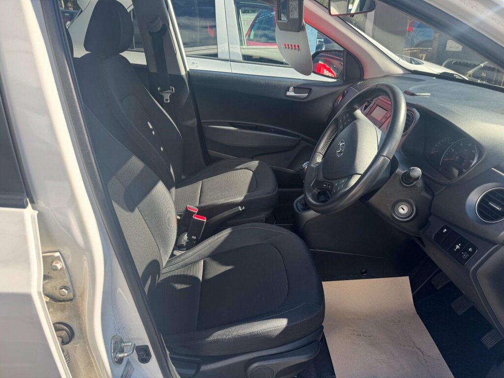Hyundai I10 1.2 Premium White #7