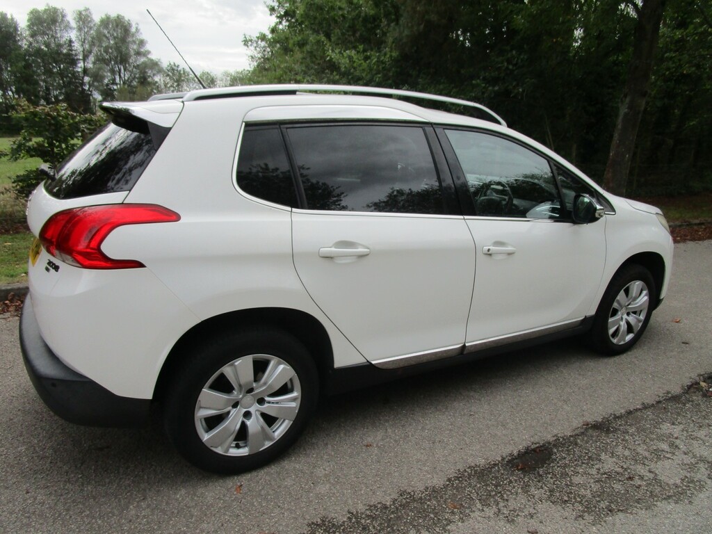 Peugeot 2008 1.6 E-hdi Allure White #3