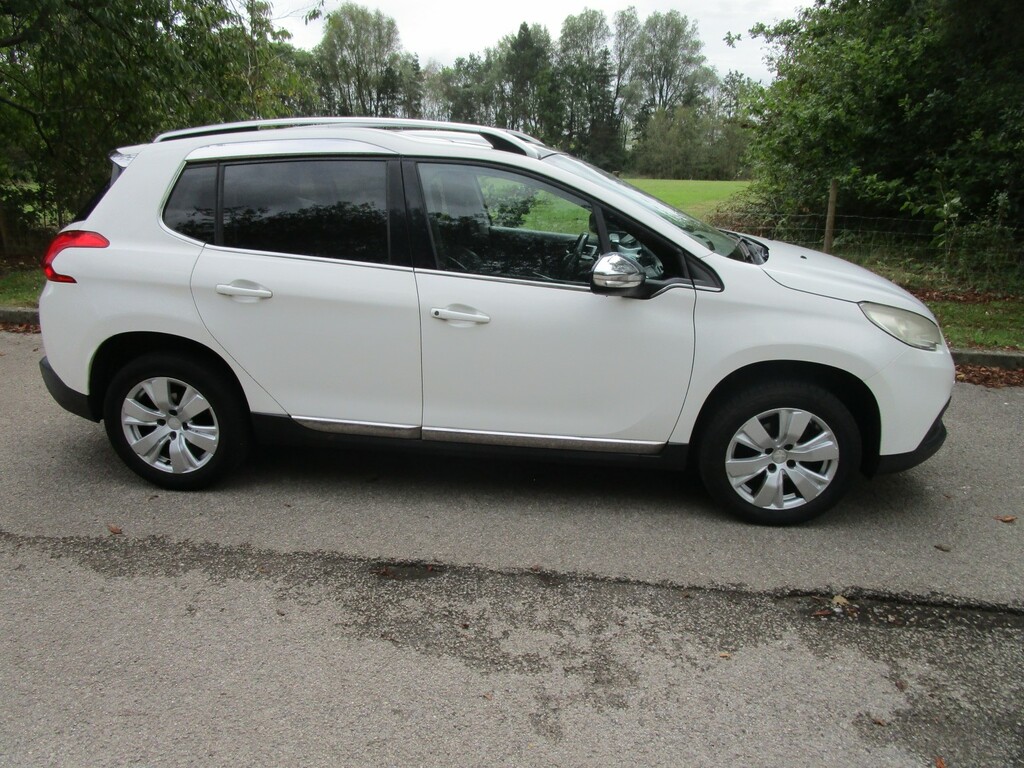 Peugeot 2008 1.6 E-hdi Allure White #2