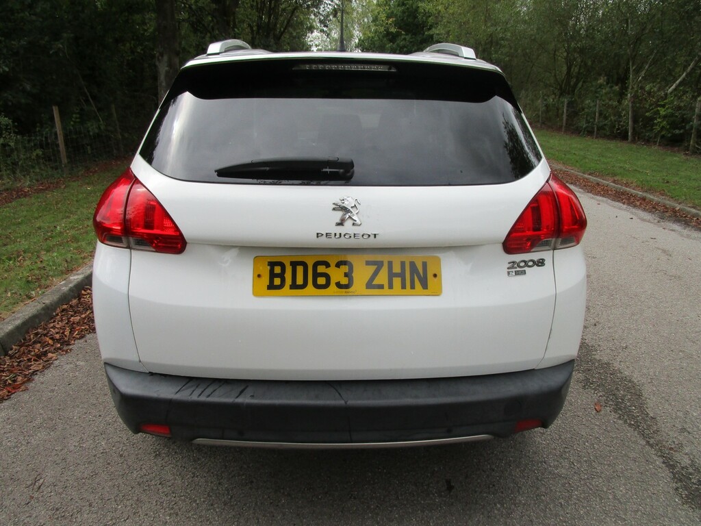 Peugeot 2008 1.6 E-hdi Allure White #5