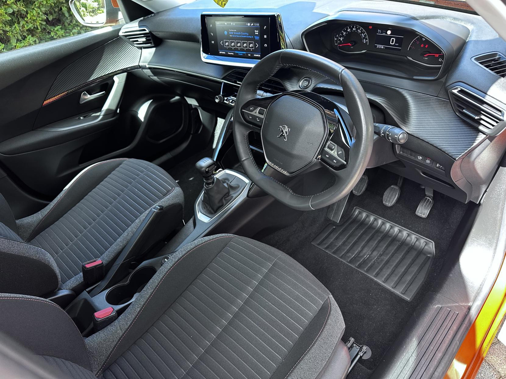 Peugeot 2008 Gt Premium White #8