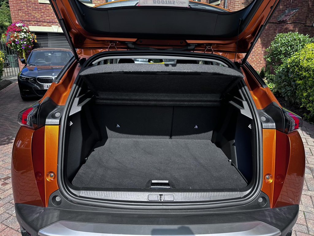 Peugeot 2008 Gt Premium White #13
