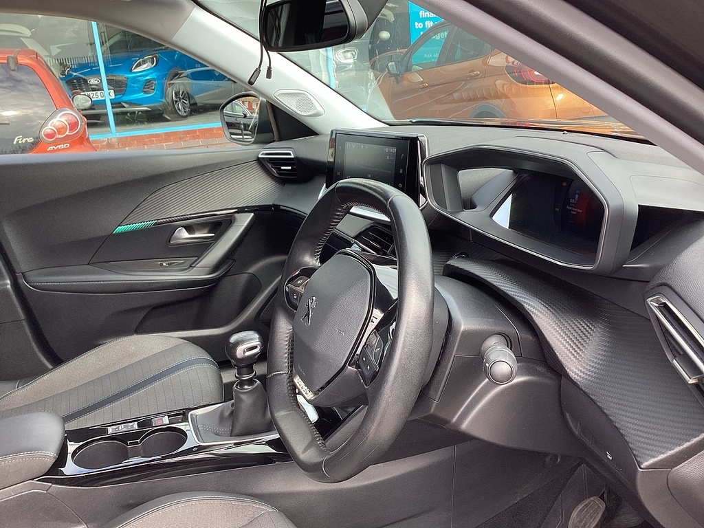 Peugeot 2008 Puretech Allure Premium Grey #6