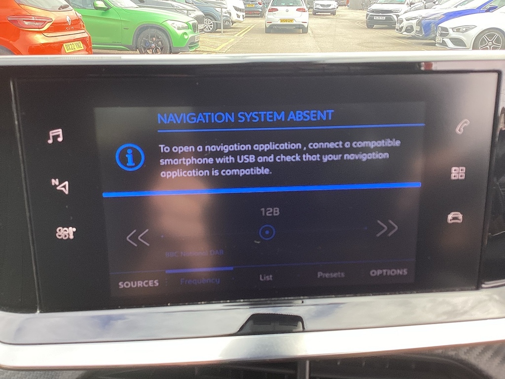 Peugeot 2008 Puretech Allure Premium Grey #3